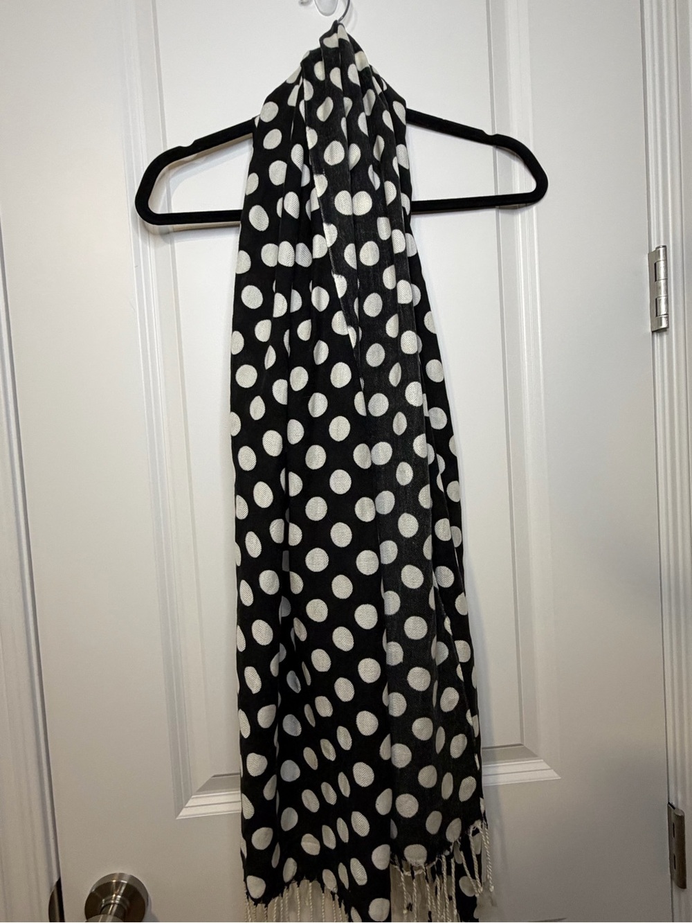 Pashmina black and white dots scarve